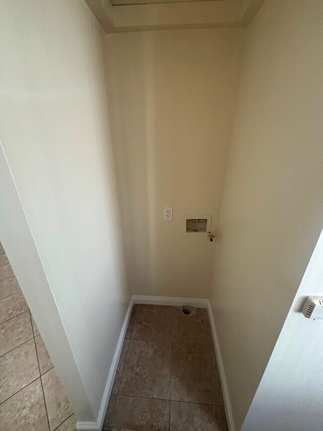 9031 Avalon Blvd, Los Angeles, CA 90003 - photo 7