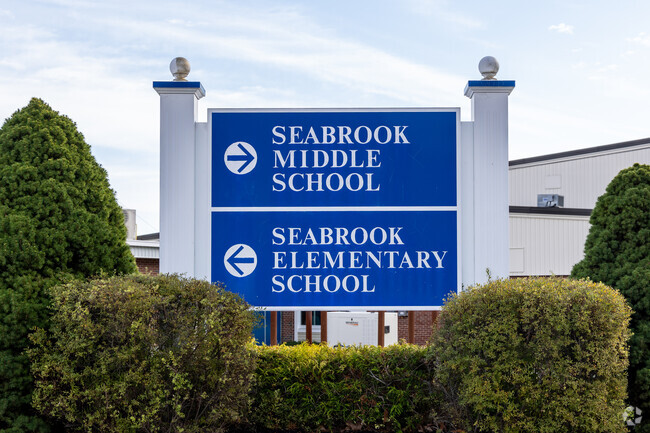 Seabrook Elementary School is located next to Seabrook Middle School.