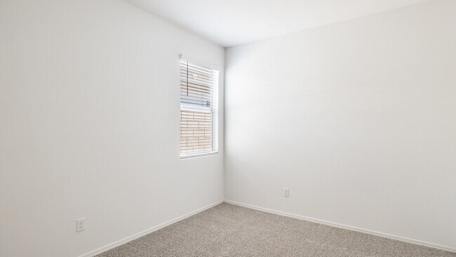 10617 W Spencer Run, Tolleson, AZ 85353 - photo 5