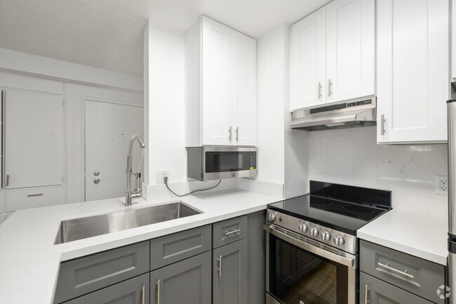 Studio - 600SF - Kitchen