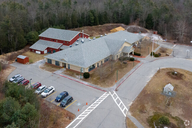 Warwick Community School serves students in grades 1-6.