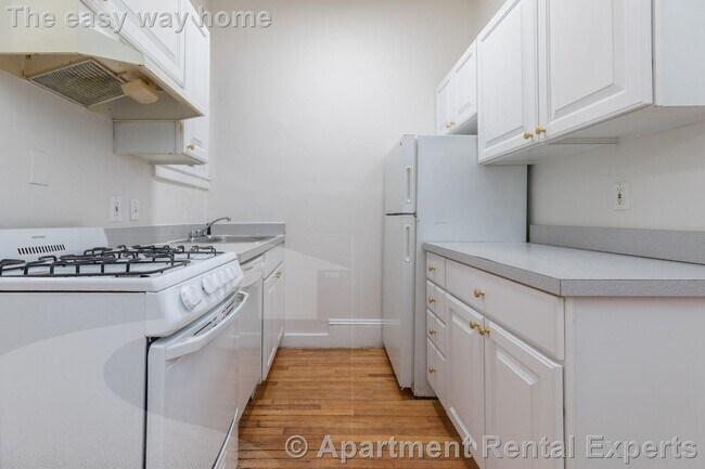 891 Massachusetts Ave unit 12A, Cambridge, MA 02139 - photo 3