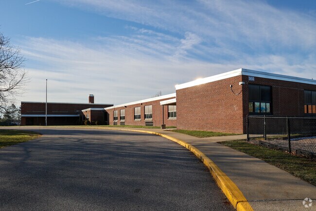 Applewood Elementary School provides education in the neighborhood of Brunswick.