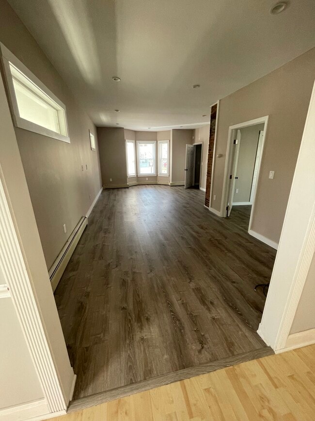 55 Dartmouth St, Laconia, NH 03246 - photo 5