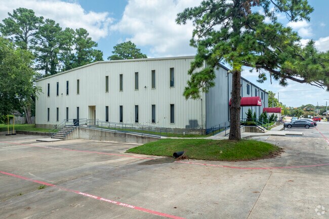 Houston Adventist Academy promotes healthy living with nutritious meal programs.