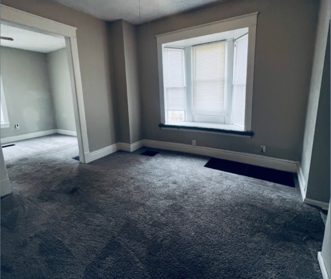 3534 Flora Ave, Kansas City, MO 64109 - photo 2