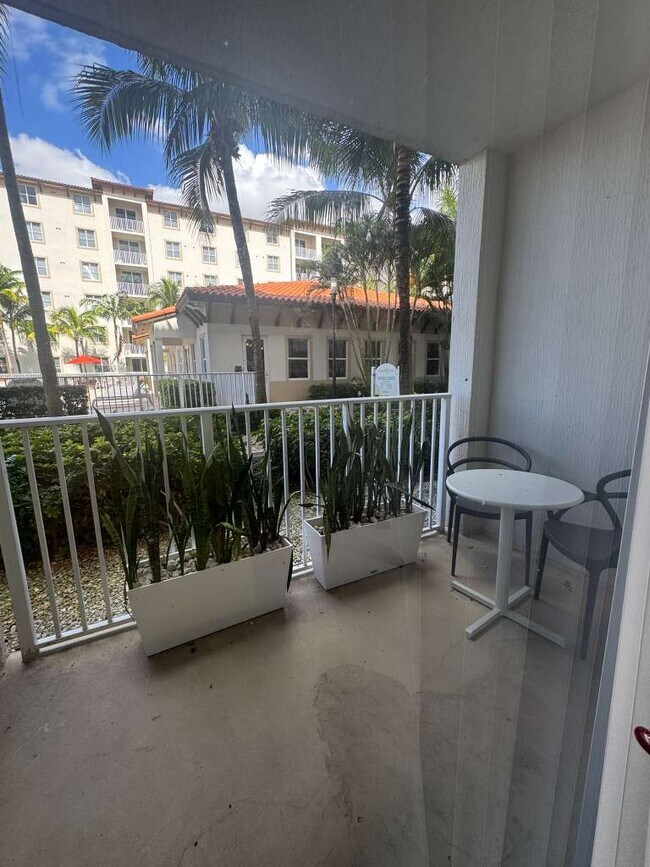 8246 NW 48th St unit C2, Doral, FL 33166 - photo 7
