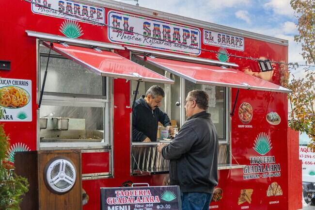 Grab a quick bite to eat at the food trucks in Downtown Waukegan.