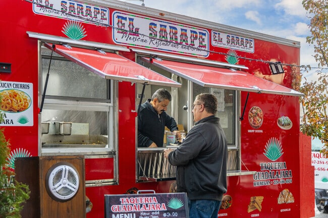 Grab a quick bite to eat at the food trucks in Downtown Waukegan.