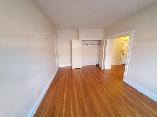 11 Wendell St unit 14, Cambridge, MA 02138 - photo 2