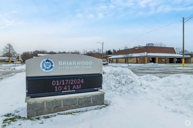 Briarwood Elementary School sign.