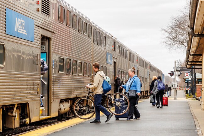 A Metra ride from Chicago, Downtown Palatine offers laid-back yet lively suburban living.