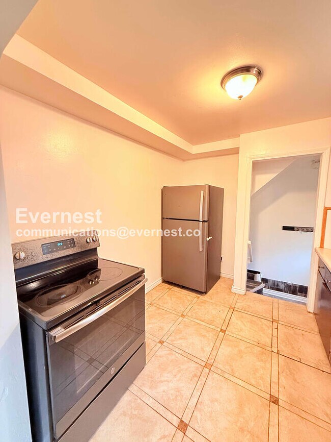 25337 Ivanhoe Ave, Redford Township, MI 48239 - photo 3