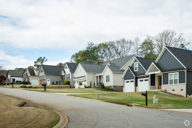 New custom-built homes sitting on small plots of land can be found throughout the Inman area.