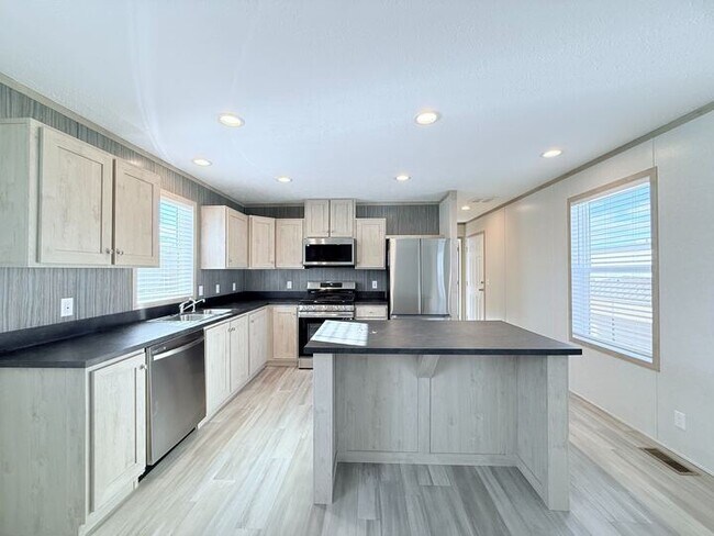 52919 N Zacharias Ct, Chesterfield, MI 48051 - photo 6