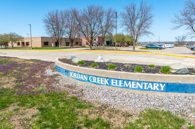 Jordan Creek Elementary serves students in grades K-5.