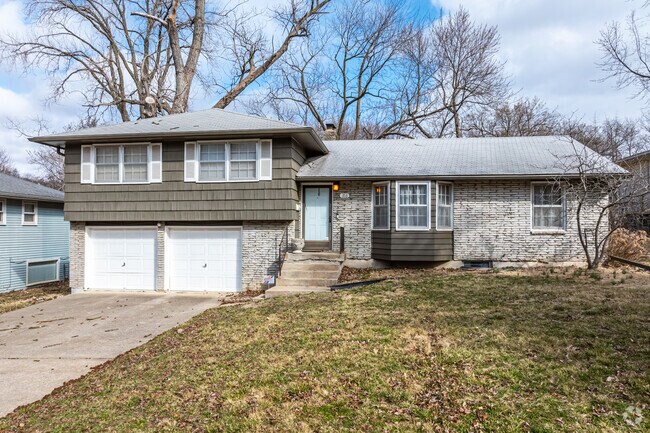 Boone Hills boasts many different architectural styles throughout the neighborhood.