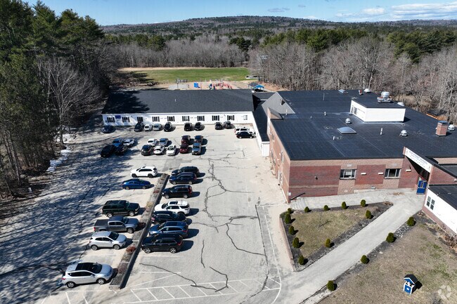 Students in the greater Mechanic Falls region attend Elm Street Elementary School for their primary education.