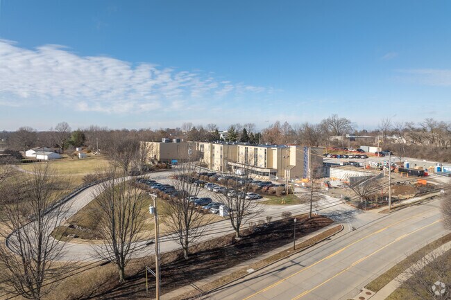 Parkwood Elementary serves students in grades PreK-5.