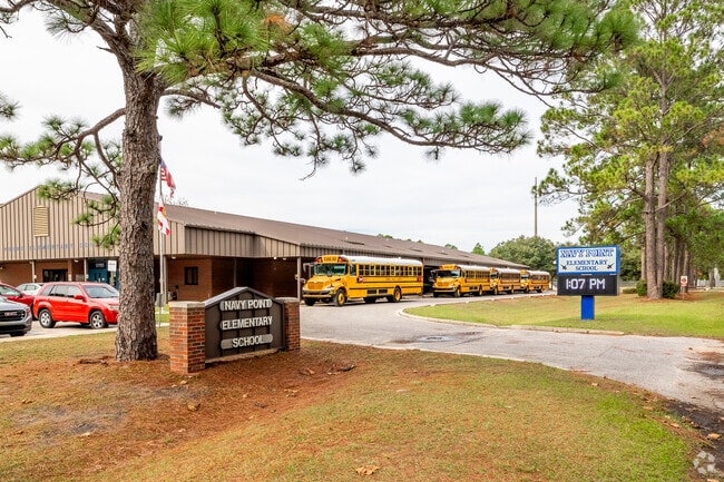 Navy Point Elementary school welcomes students.