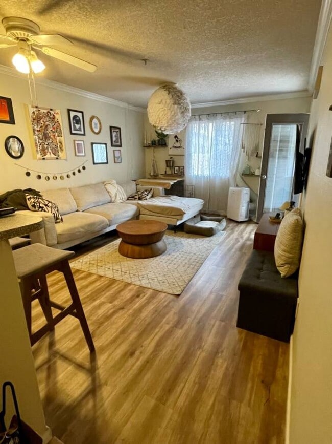 8889 Caminito Plaza Centro, San Diego, CA 92122