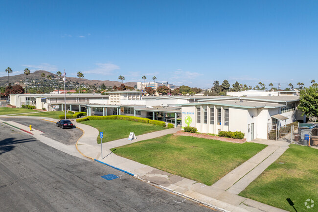 Will Rogers Elementary School has a student to teacher ratio of 26 to 1.