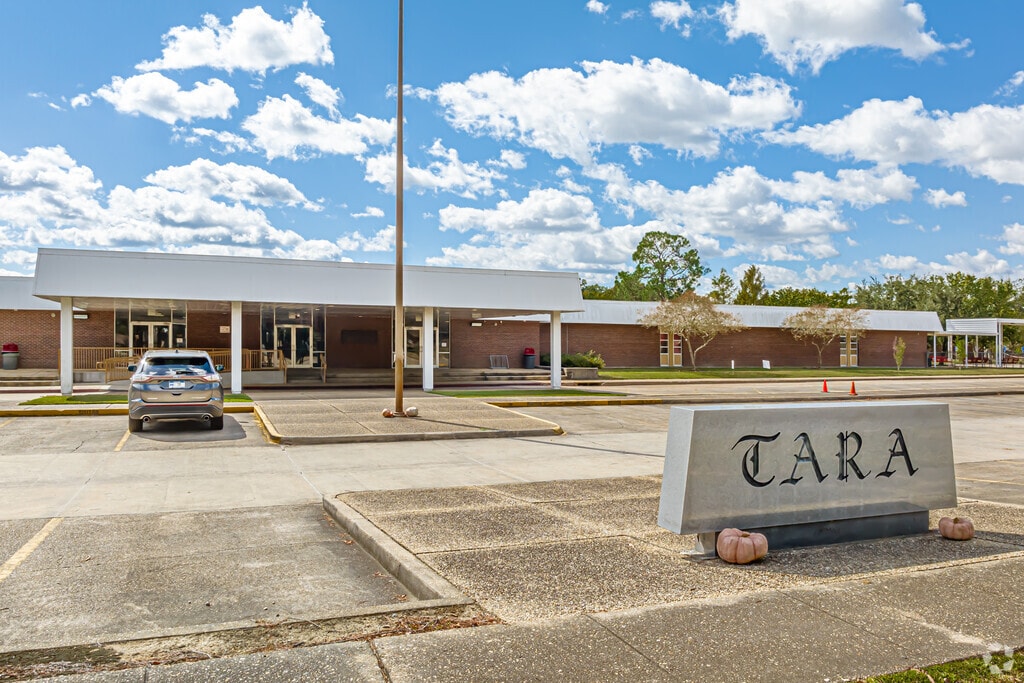 Tara High School serves families ini and around Lobdell-Wooddale.