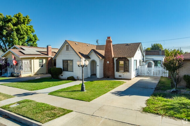 Early 20th-century homes add historic charm to Downtown Madera’s residential streets.