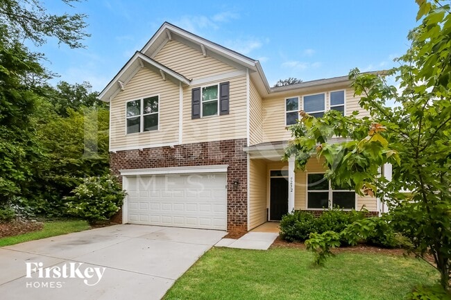 9232 Evans Creek Ct, Charlotte, NC 28215 - photo 3