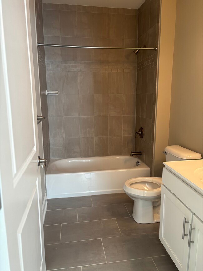 Birchwood Commons, Bethlehem, PA 18020 - photo 5