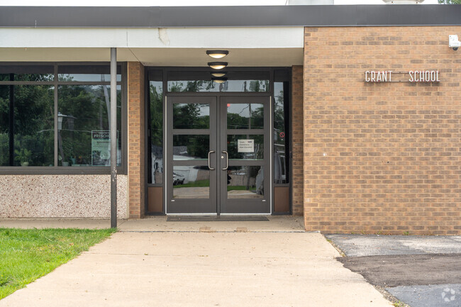 The courses at Grant Elementary School encourage critical thinking and creativity.