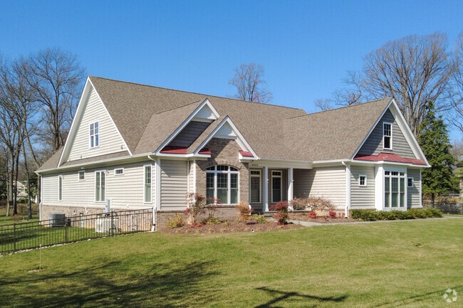 Well-manicured lawns are a frequent sight in Lincolnia.