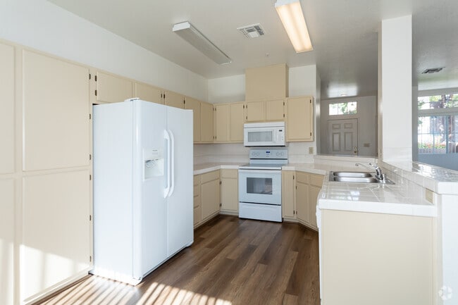 The Villas at South Pointe, Laughlin, NV 89029 - photo 6