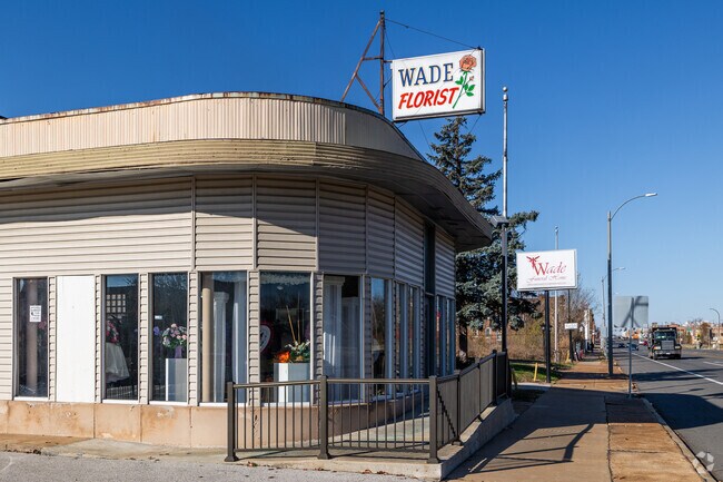 Wade Florist is a local shop in Kingsway to buy fresh flowers.