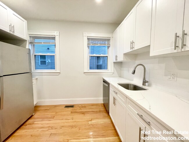 68 Bakersfield St unit 2, Dorchester, MA 02125 - photo 3