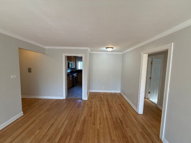 2950 W Arthur Ave unit 3, Chicago, IL 60645 - photo 3