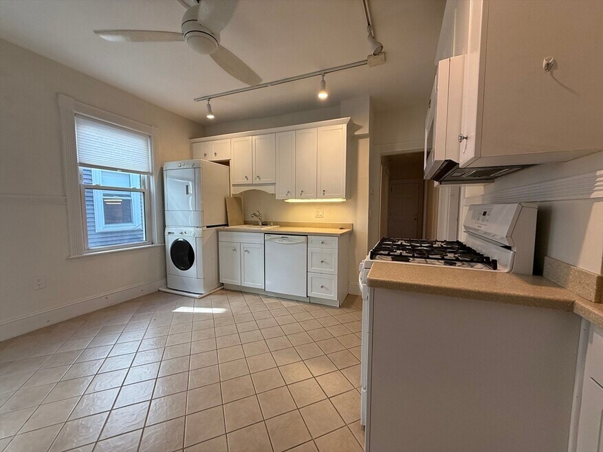10 Grovenor Rd unit 2, Jamaica Plain, MA 02130 - photo 1
