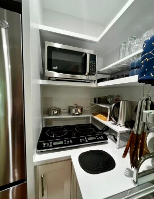 5 Highland Ln unit Ground Level Basemen, East Hampton, NY 11937 - photo 7