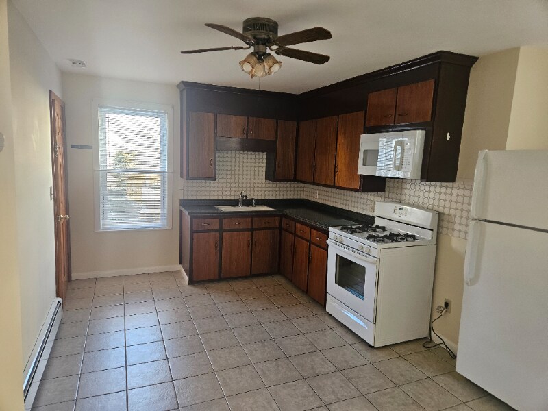 60 Cottage St unit 2, Fall River, MA 02721 - photo 1