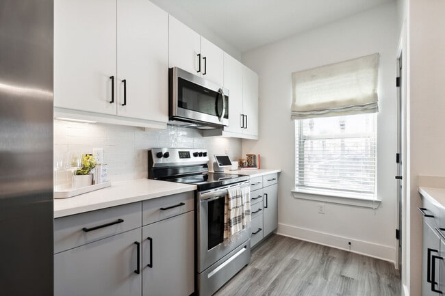 Row Waterside, Sarasota, FL 34240 - photo 6