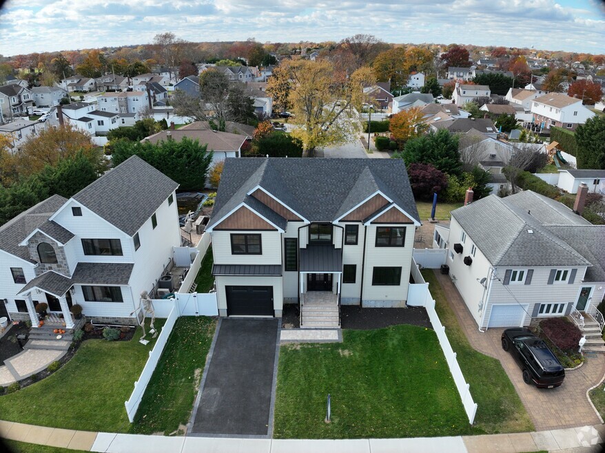 2542 Lefferts Place, Bellmore, NY 11710 - photo 2