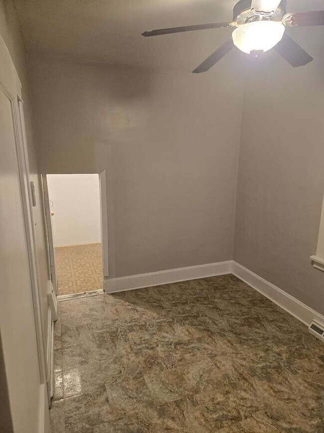 8445 S Marquette Ave unit 2, Chicago, IL 60617 - photo 5