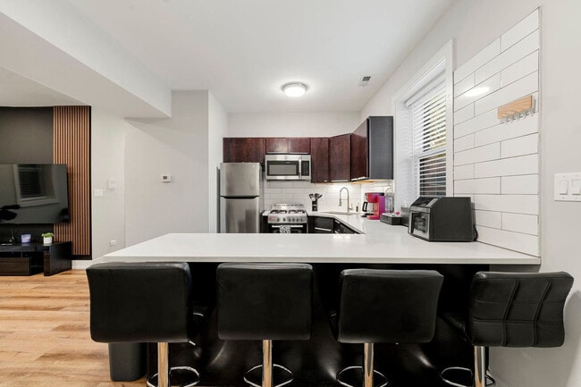 2207 W 18th St unit ID1296498P, Chicago, IL 60608 - photo 2