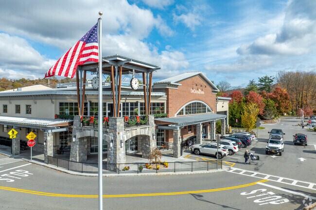 DeCicco & Sons in Somers supplies groceries and specialty items.