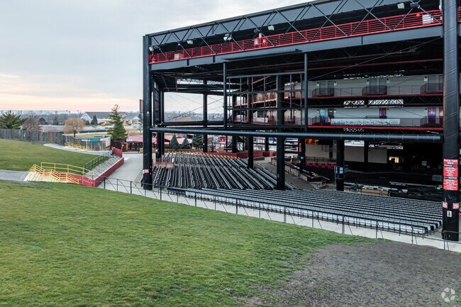 Tinley Park residents receive discounted tickets to concerts at Credit Union 1 Amphitheater.