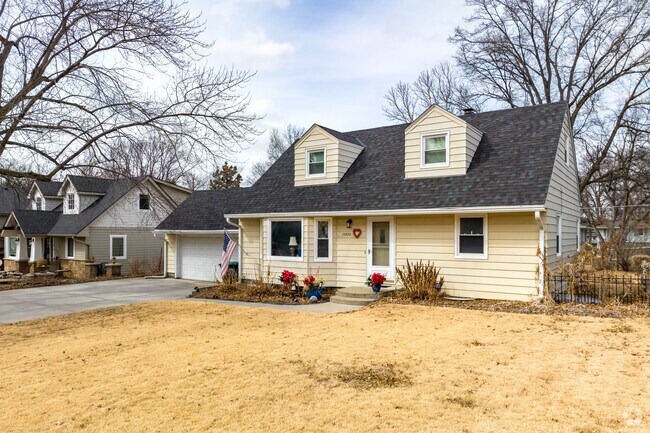 Ranch style homes can be found throughout Prairie Village.