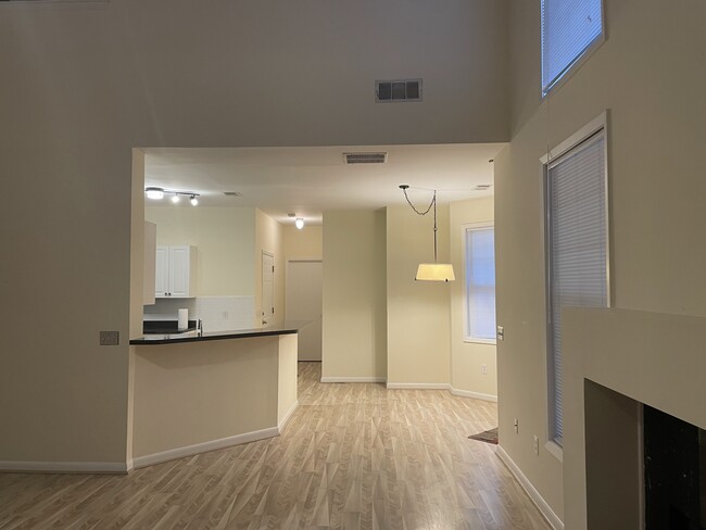 11080 Kimball Crest Dr, Alpharetta, GA 30022 - photo 2