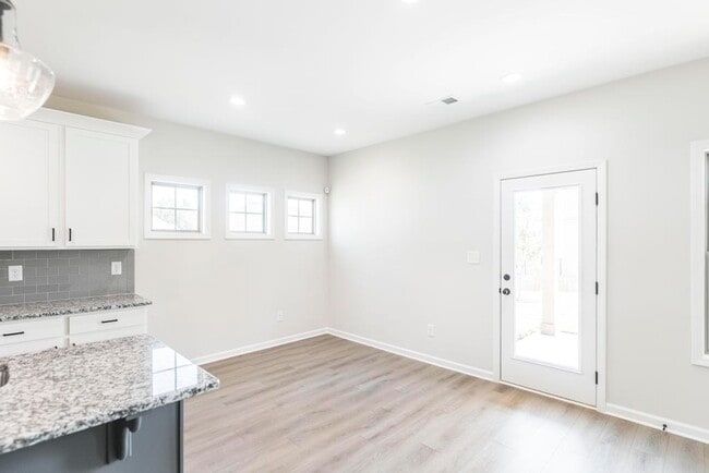 102 Black Birch Rd 10.jpg