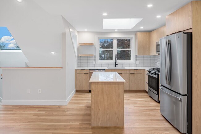 9 Wenham St unit 4, Boston, MA 02130 - photo 3