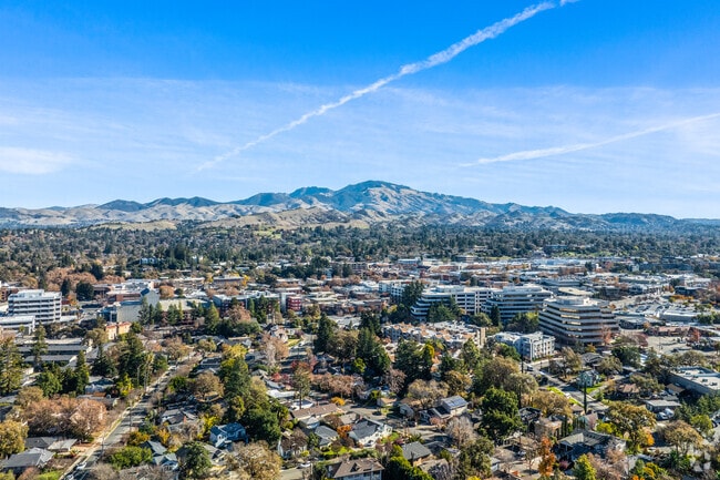 Downtown Walnut Creek blends shopping, dining, and entertainment in a lively setting.